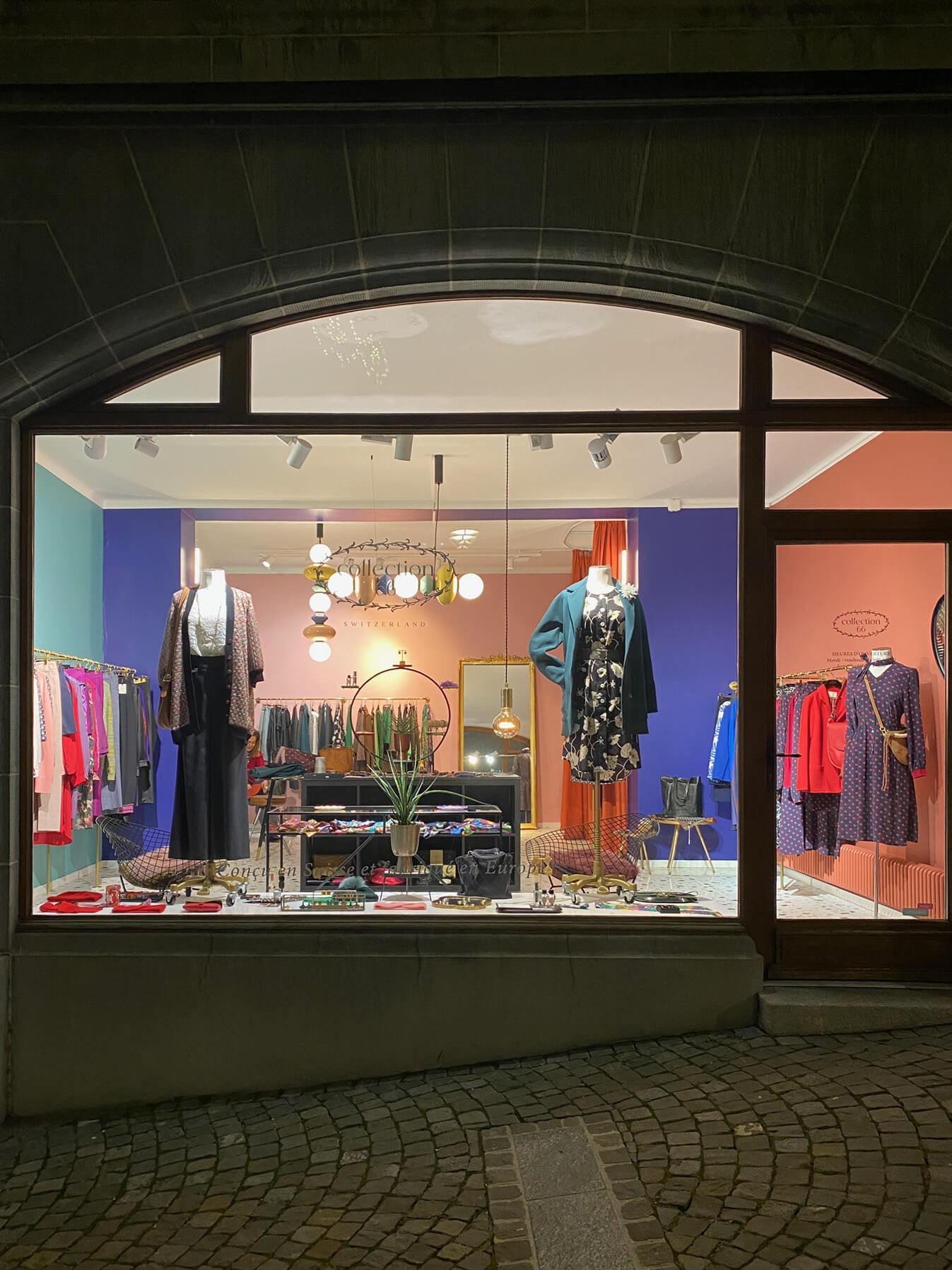 2.decoration_boutique_mode_vitrine_couleurs_collection66_lausanne_suisse_romande_emmanuelle_diebold.jpg